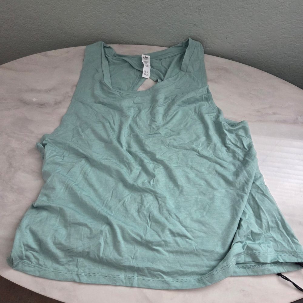 Alo Yoga Central Tank In Color Moss Size XS